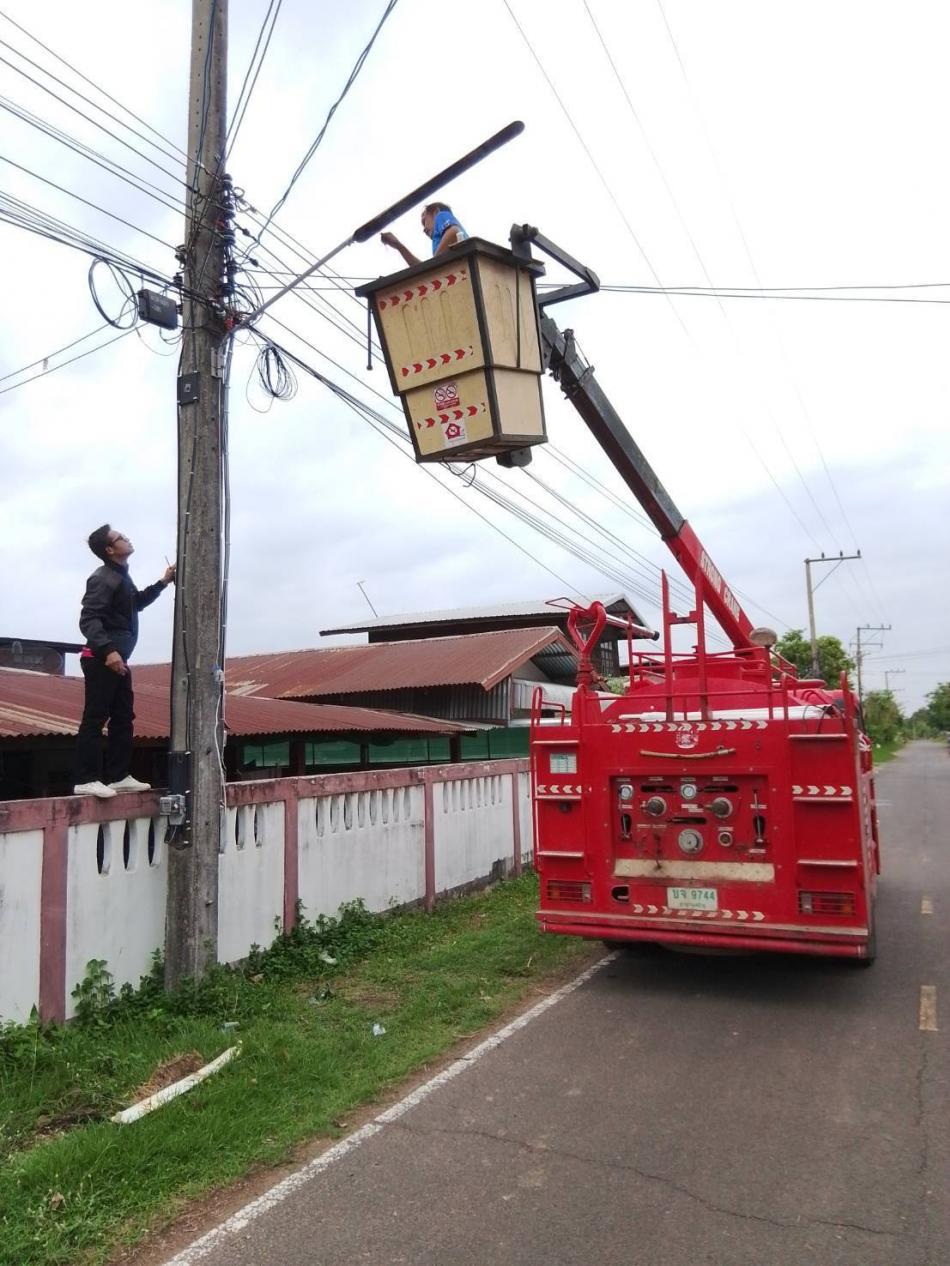 ซ่อมแซมไฟฟ้าสาธารณะภายในหมู่บ้าน บ้านสร้างนกทา หมู่ที่ 1 จำนวน 3 จุด บ้านสร้างนกทา หมู่ที่ 13 จำนวน 2 จุด